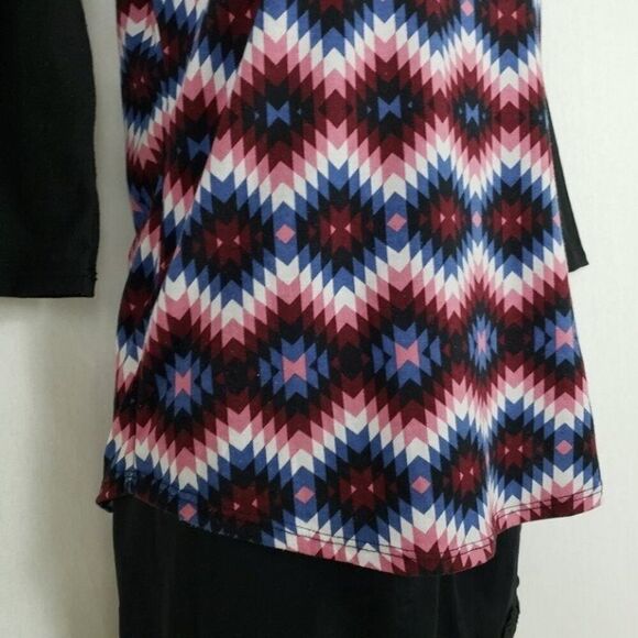 LuLaRoe Raglan Sleeve Pullover T-Shirt Multicolor - Picture 3 of 8